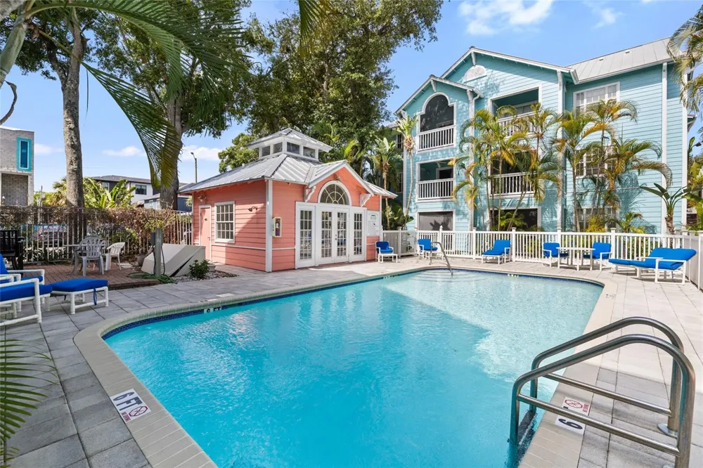 3002 W CLEVELAND STREET #B6 Tampa, FL 33609