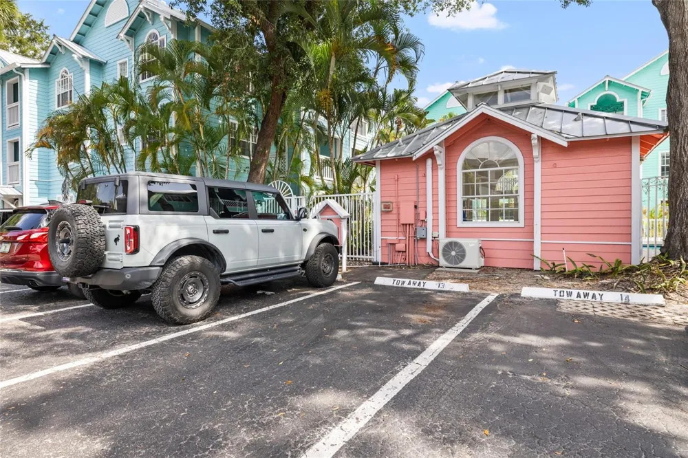 3002 W CLEVELAND STREET #B6 Tampa, FL 33609