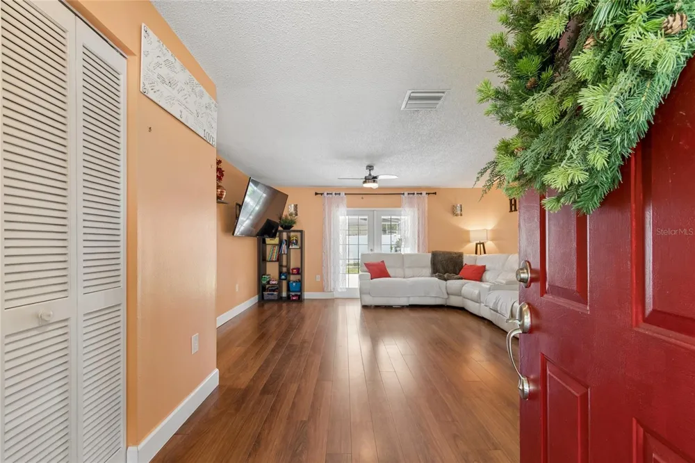 416 MAPLEWOOD DRIVE Oldsmar, FL 34677