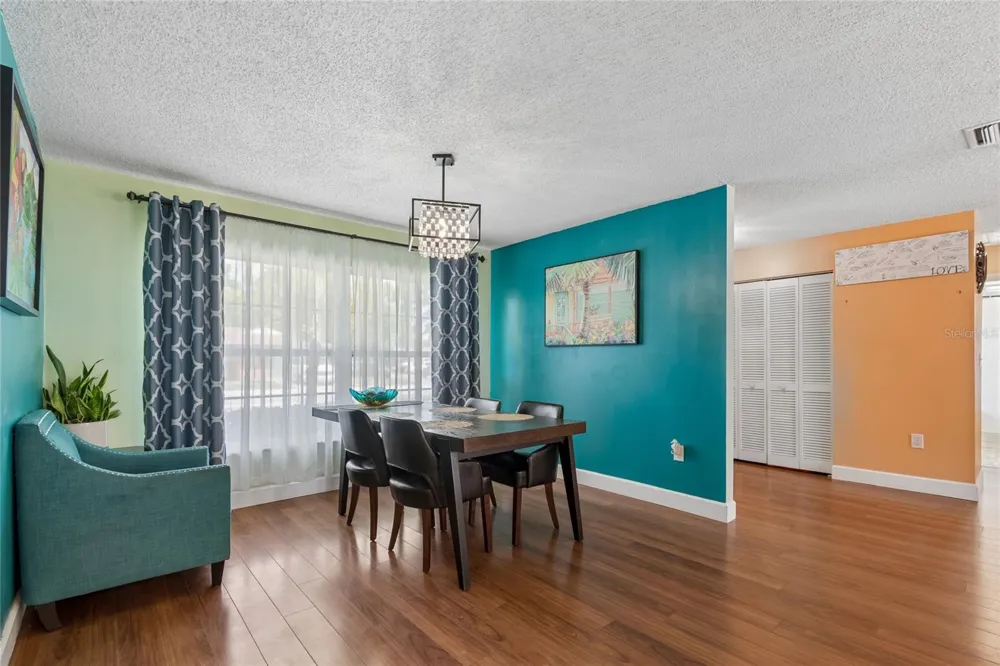 416 MAPLEWOOD DRIVE Oldsmar, FL 34677