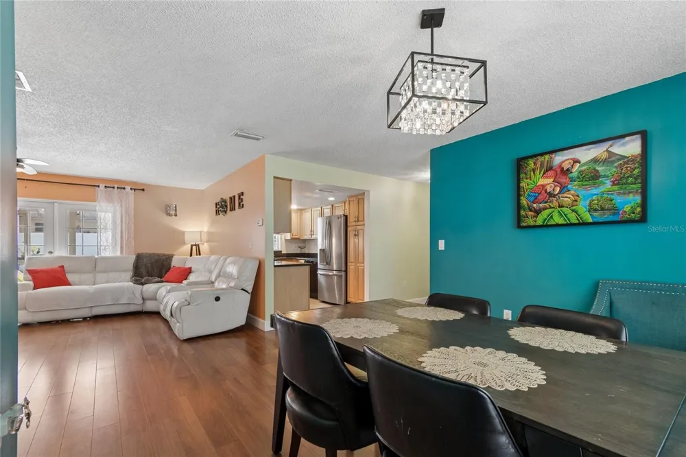 416 MAPLEWOOD DRIVE Oldsmar, FL 34677