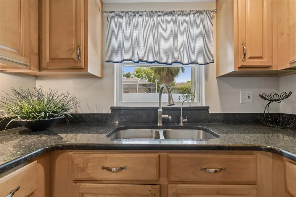 416 MAPLEWOOD DRIVE Oldsmar, FL 34677