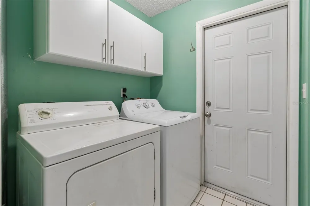 416 MAPLEWOOD DRIVE Oldsmar, FL 34677