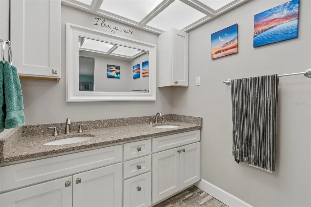 416 MAPLEWOOD DRIVE Oldsmar, FL 34677