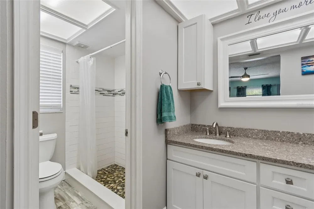 416 MAPLEWOOD DRIVE Oldsmar, FL 34677