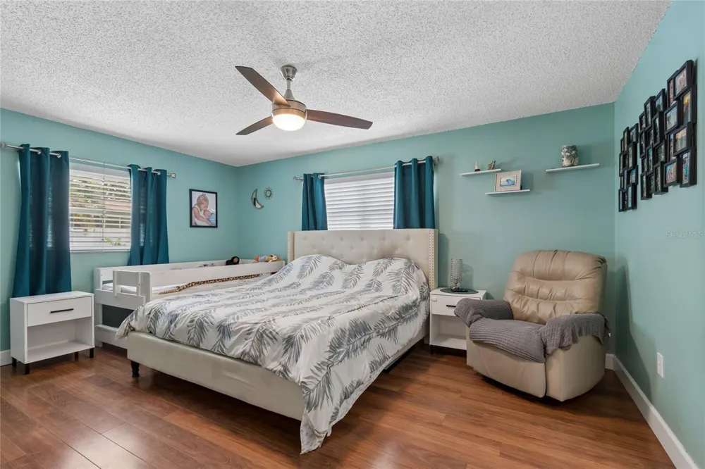 416 MAPLEWOOD DRIVE Oldsmar, FL 34677