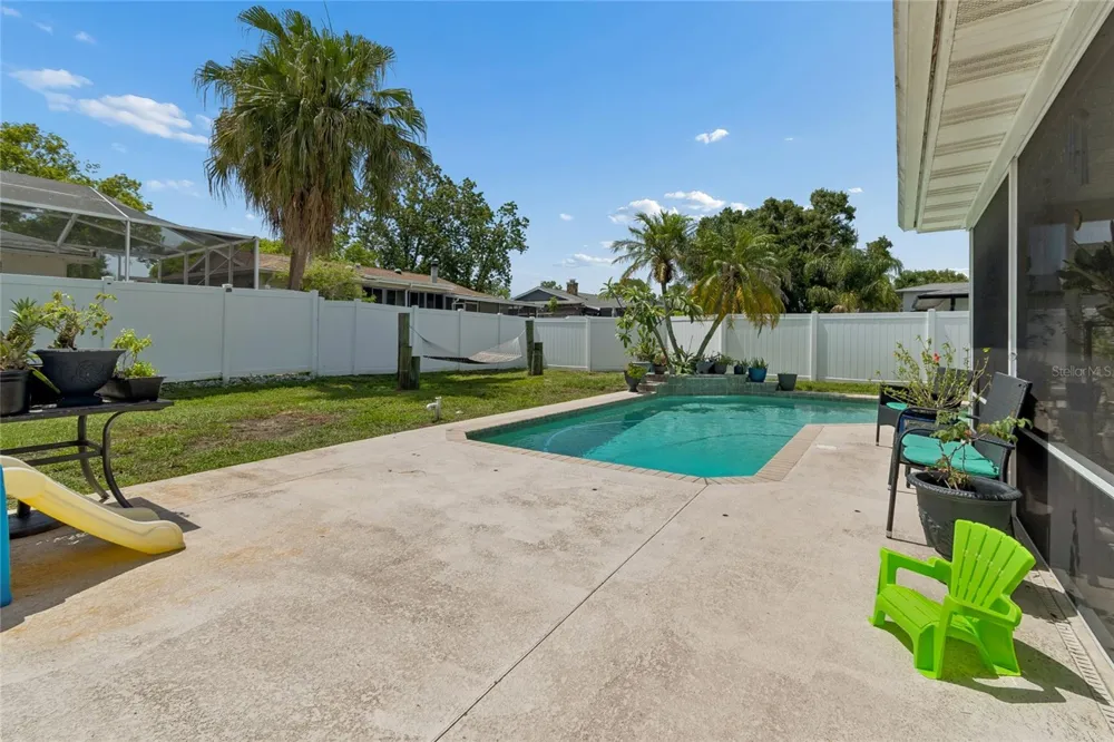 416 MAPLEWOOD DRIVE Oldsmar, FL 34677