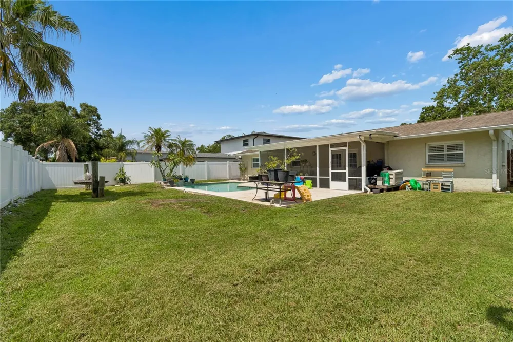 416 MAPLEWOOD DRIVE Oldsmar, FL 34677