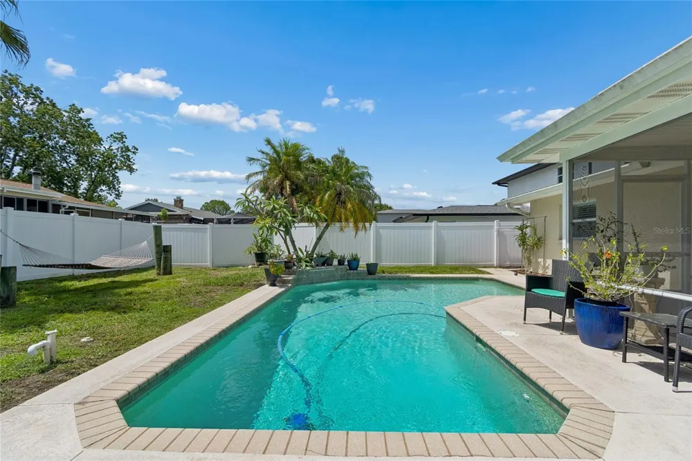 416 MAPLEWOOD DRIVE Oldsmar, FL 34677
