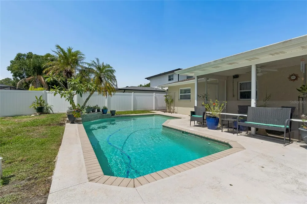 416 MAPLEWOOD DRIVE Oldsmar, FL 34677