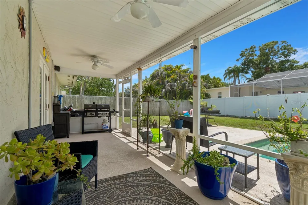 416 MAPLEWOOD DRIVE Oldsmar, FL 34677