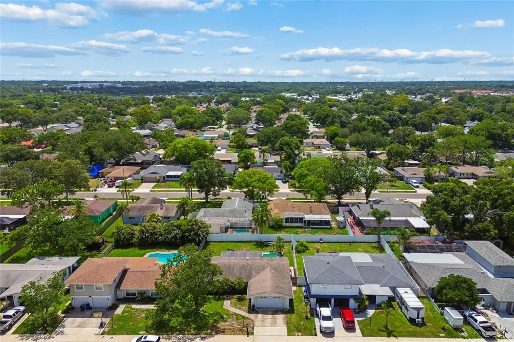 416 MAPLEWOOD DRIVE Oldsmar, FL 34677