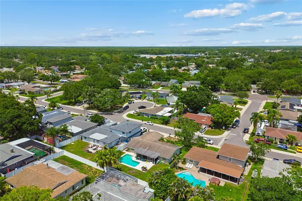 416 MAPLEWOOD DRIVE Oldsmar, FL 34677