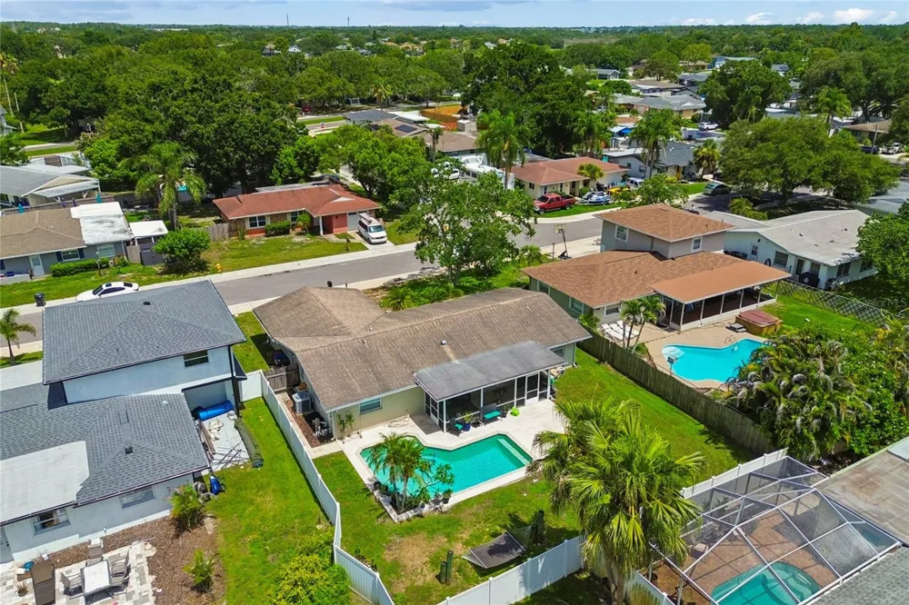416 MAPLEWOOD DRIVE Oldsmar, FL 34677
