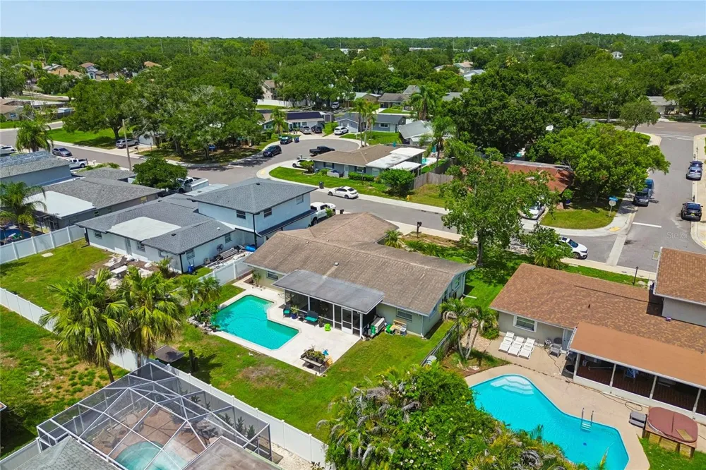 416 MAPLEWOOD DRIVE Oldsmar, FL 34677