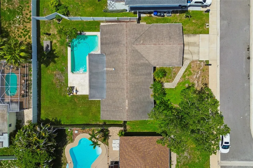 416 MAPLEWOOD DRIVE Oldsmar, FL 34677