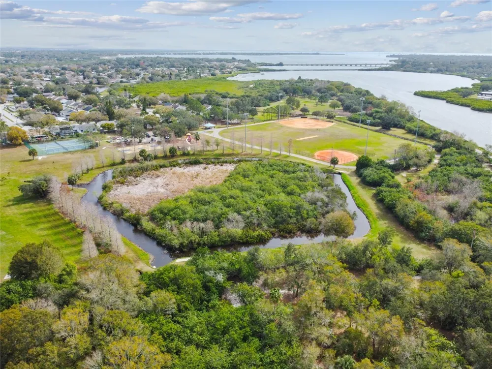 416 MAPLEWOOD DRIVE Oldsmar, FL 34677