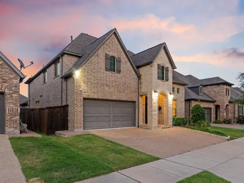 4528 Sir Craig Drive