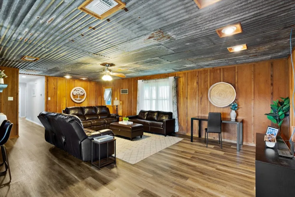 258 County Road 14665 Paris, TX 75462