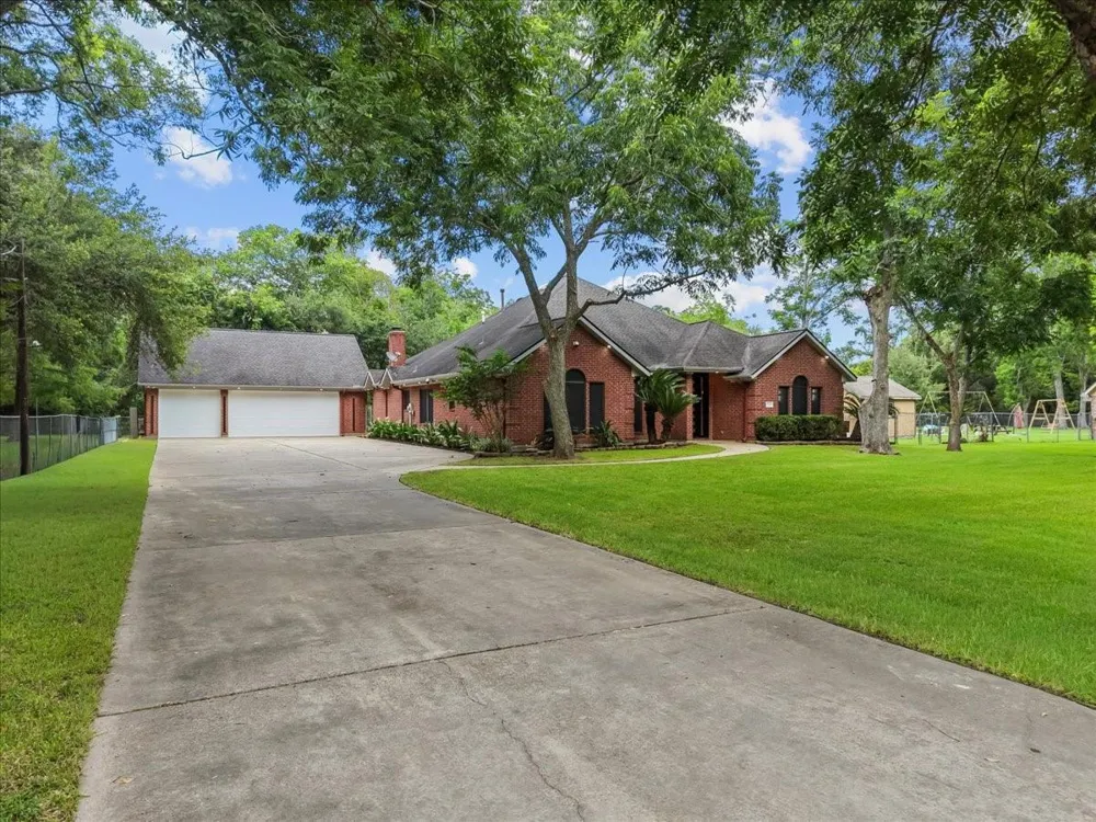9700 Jay Road Hitchcock, TX 77563