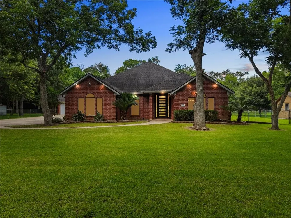 9700 Jay Road Hitchcock, TX 77563