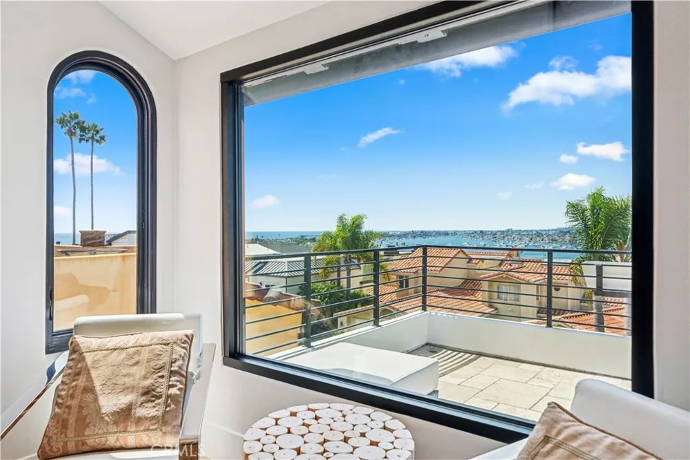 312 Carnation Avenue Corona del Mar, CA 92625
