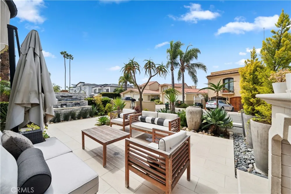 312 Carnation Avenue Corona del Mar, CA 92625