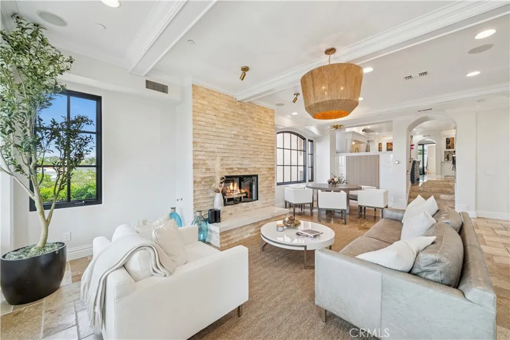 312 Carnation Avenue Corona del Mar, CA 92625