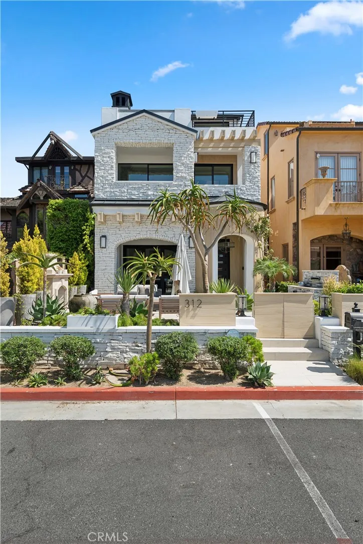 312 Carnation Avenue Corona del Mar, CA 92625
