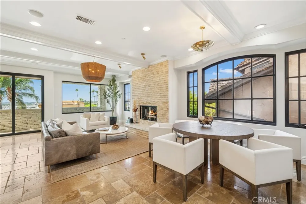 312 Carnation Avenue Corona del Mar, CA 92625