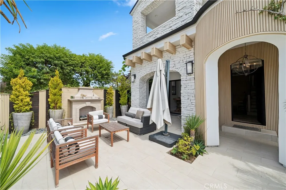312 Carnation Avenue Corona del Mar, CA 92625