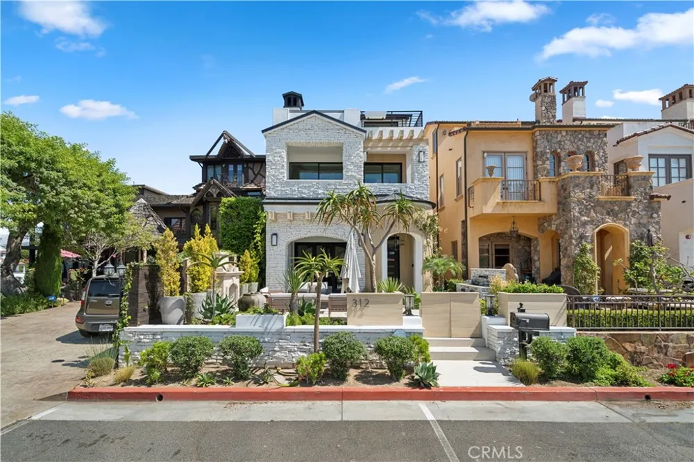 312 Carnation Avenue Corona del Mar, CA 92625