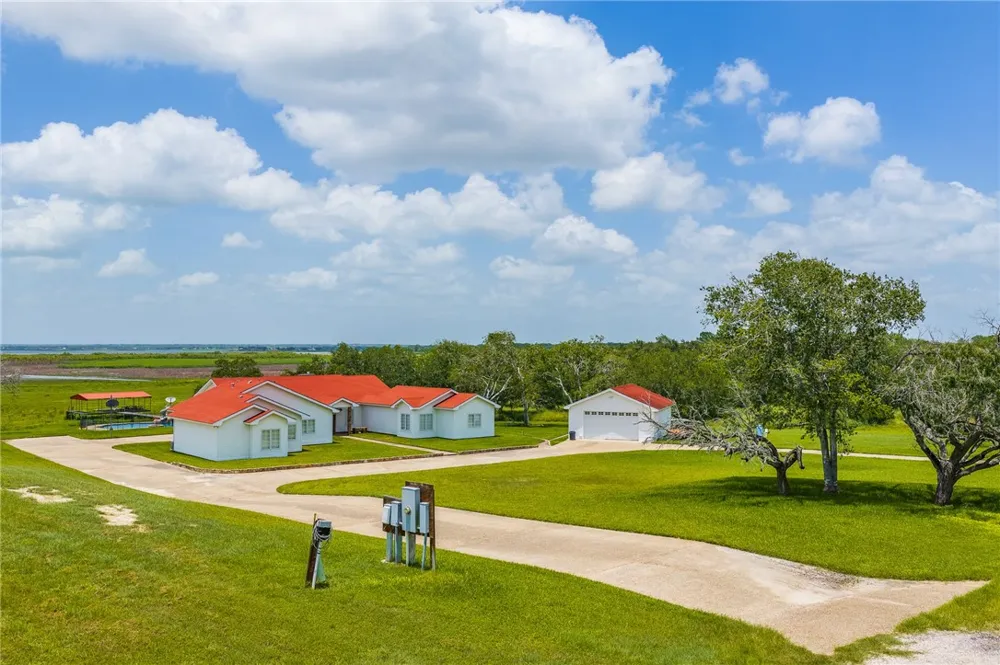 8259 Baldwin Mathis, TX 78368