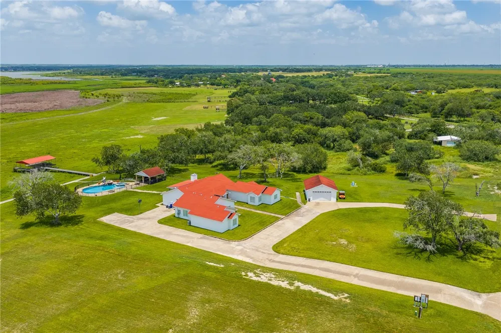 8259 Baldwin Mathis, TX 78368