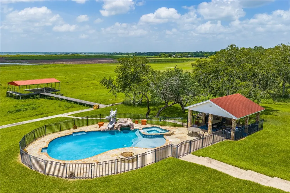 8259 Baldwin Mathis, TX 78368