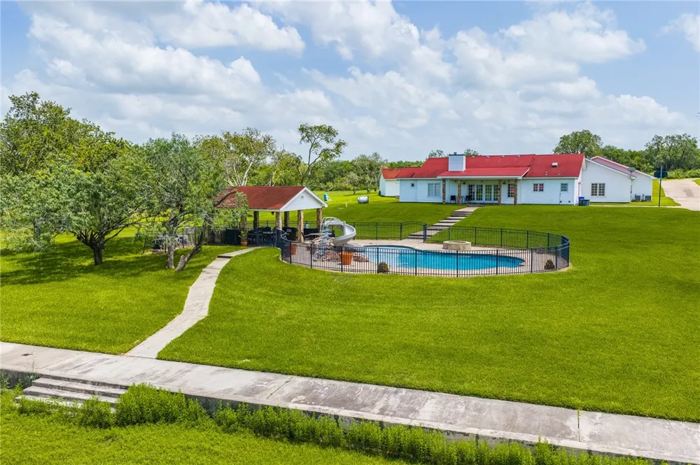 8259 Baldwin Mathis, TX 78368