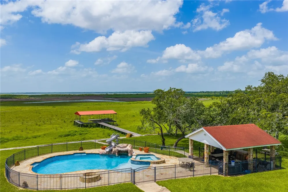 8259 Baldwin Mathis, TX 78368