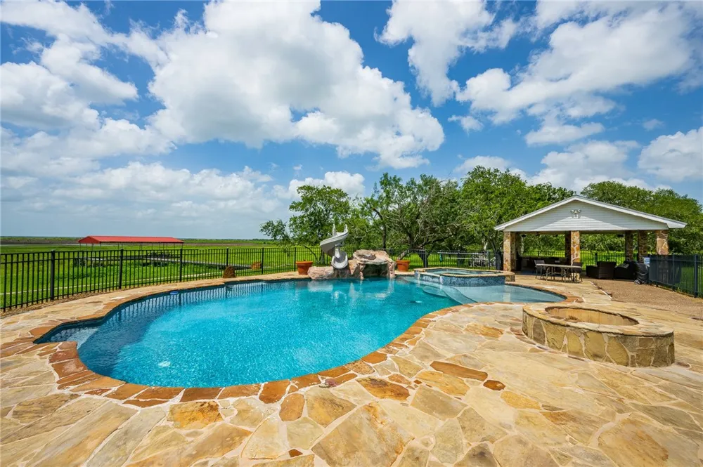 8259 Baldwin Mathis, TX 78368
