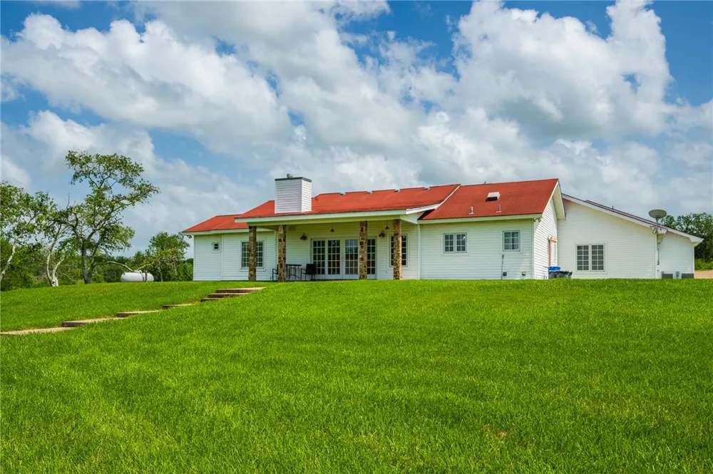 8259 Baldwin Mathis, TX 78368