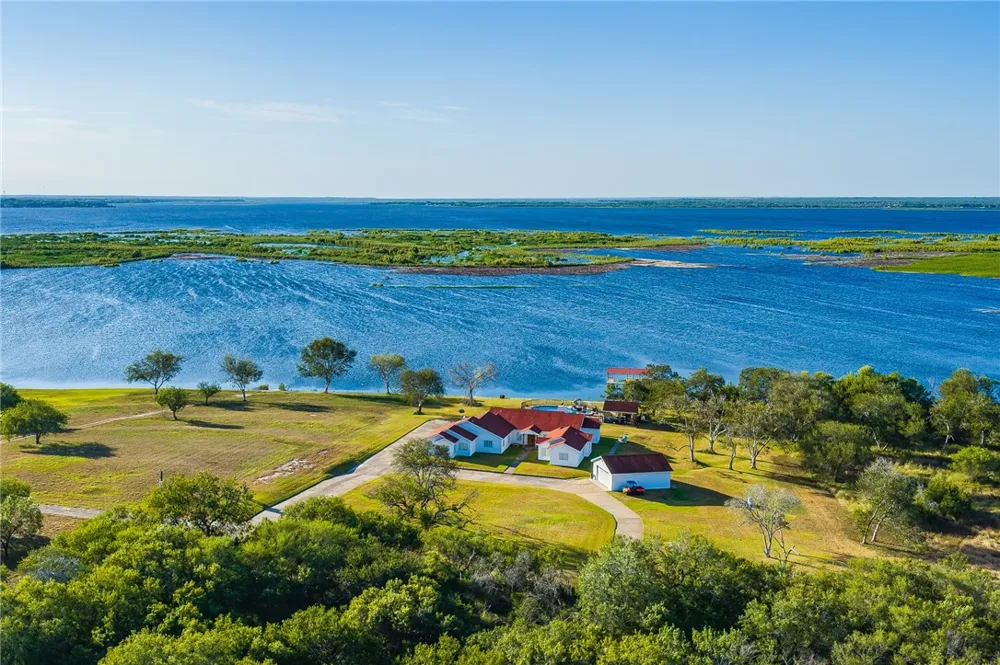 8259 Baldwin Mathis, TX 78368
