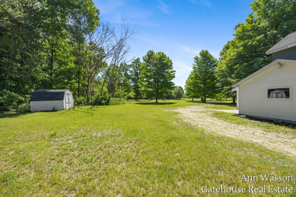 2737 Dane Street Gowen, MI 49326