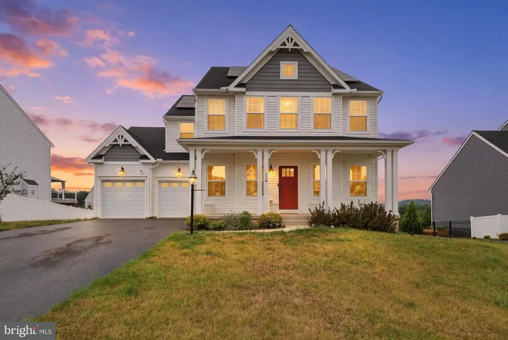 216 HOLLYHOCK DRIVE Manchester, PA 17345