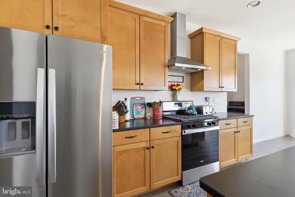 216 HOLLYHOCK DRIVE Manchester, PA 17345