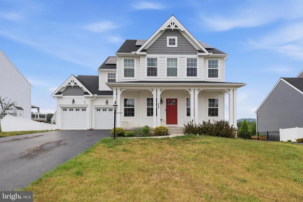 216 HOLLYHOCK DRIVE Manchester, PA 17345