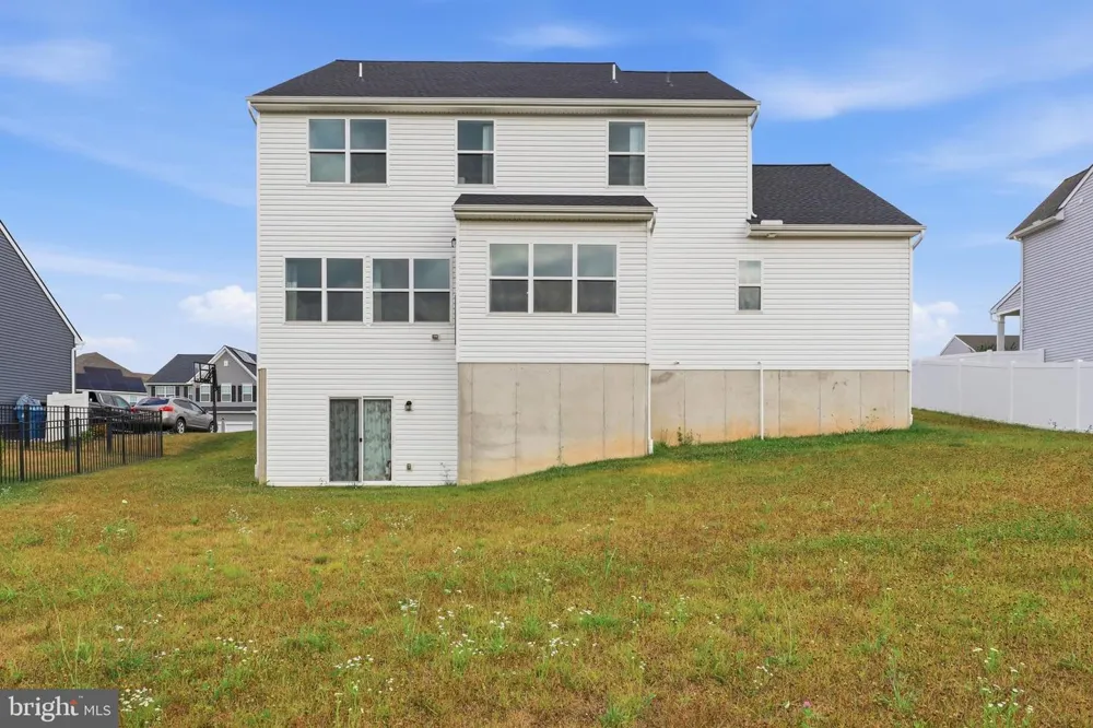 216 HOLLYHOCK DRIVE Manchester, PA 17345