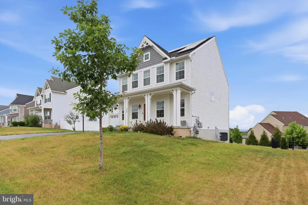 216 HOLLYHOCK DRIVE Manchester, PA 17345