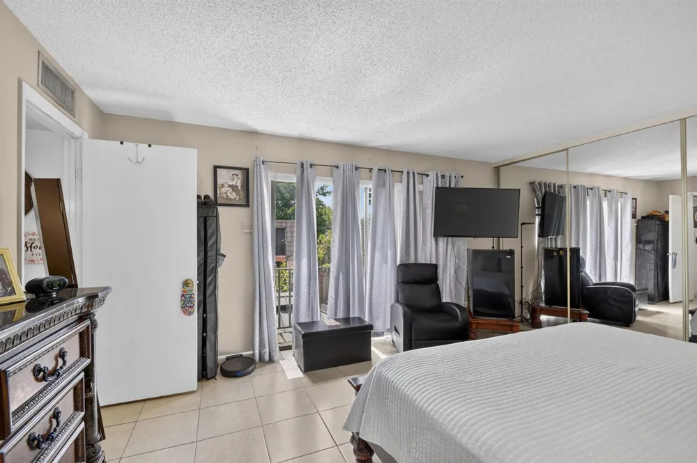 1610 Forest Lakes Circle #B West Palm Beach, FL 33406