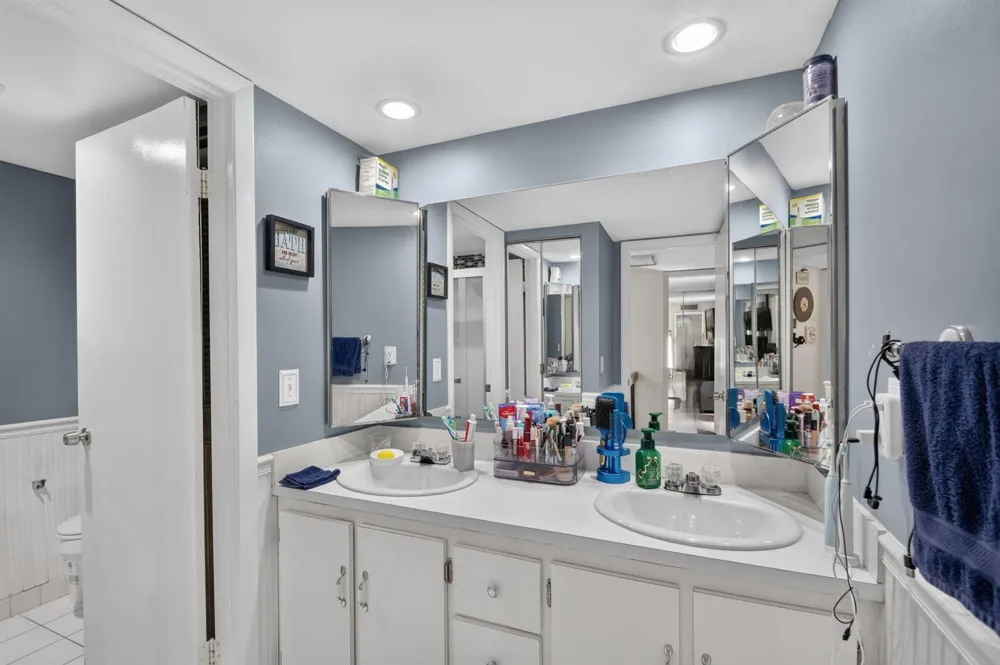 1610 Forest Lakes Circle #B West Palm Beach, FL 33406