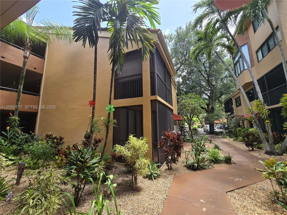 15545 Miami Lakeway N #211 Miami Lakes, FL 33014