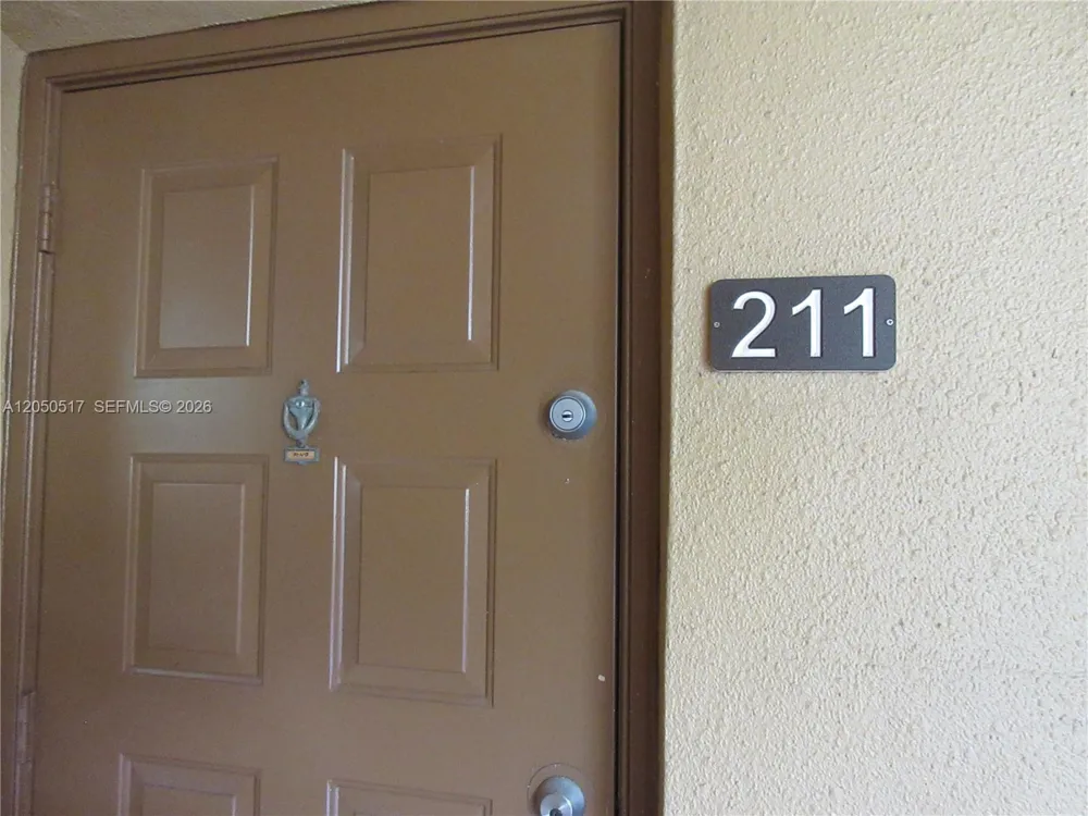 15545 Miami Lakeway N #211 Miami Lakes, FL 33014